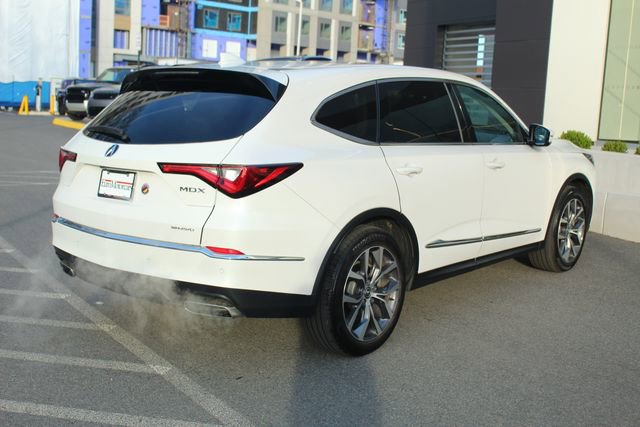 Used 2024 Acura MDX SH-AWD w/ Technology Package image 2