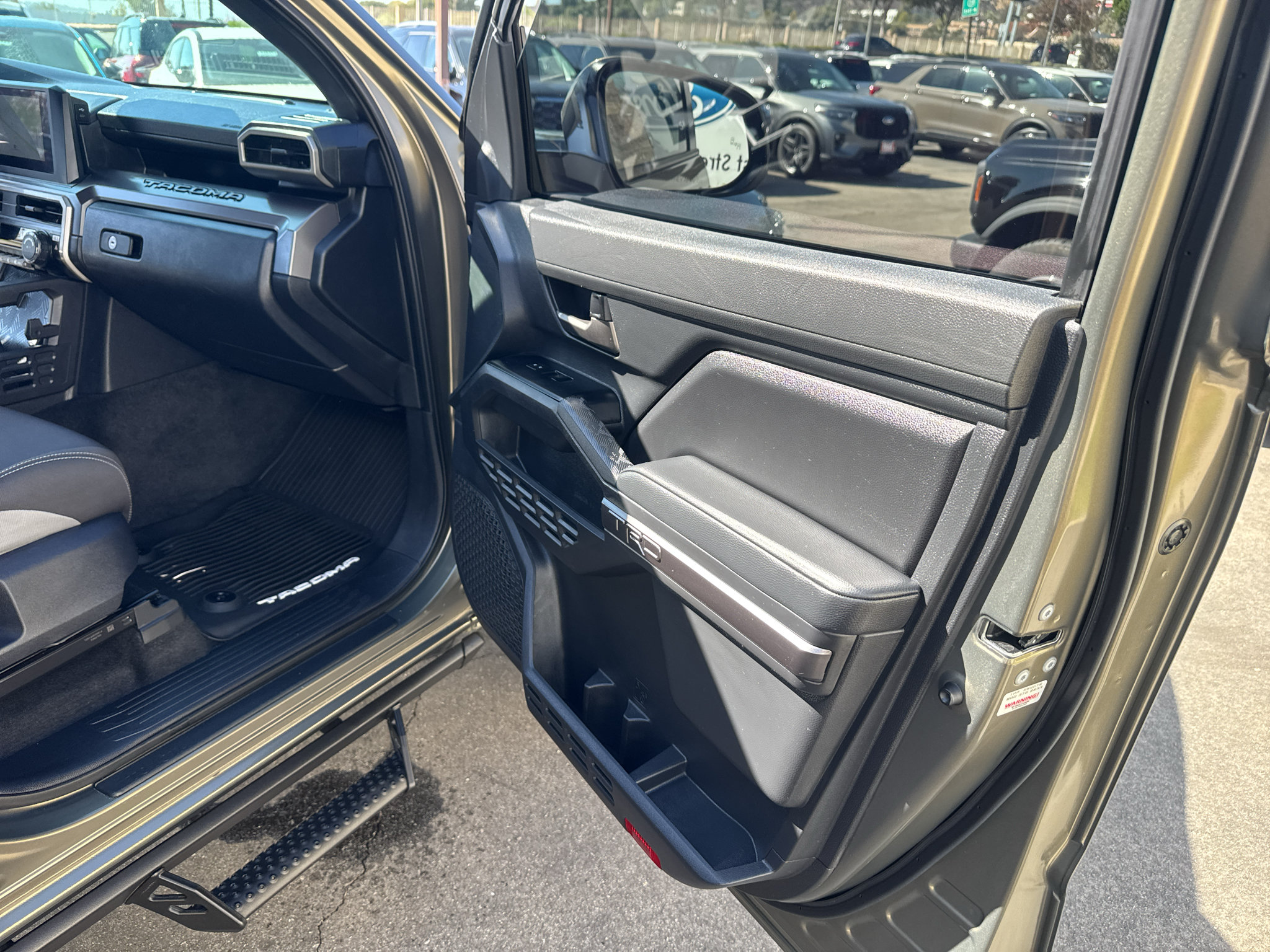 Used 2025 Toyota Tacoma TRD Off-Road AWD/4WD image 19