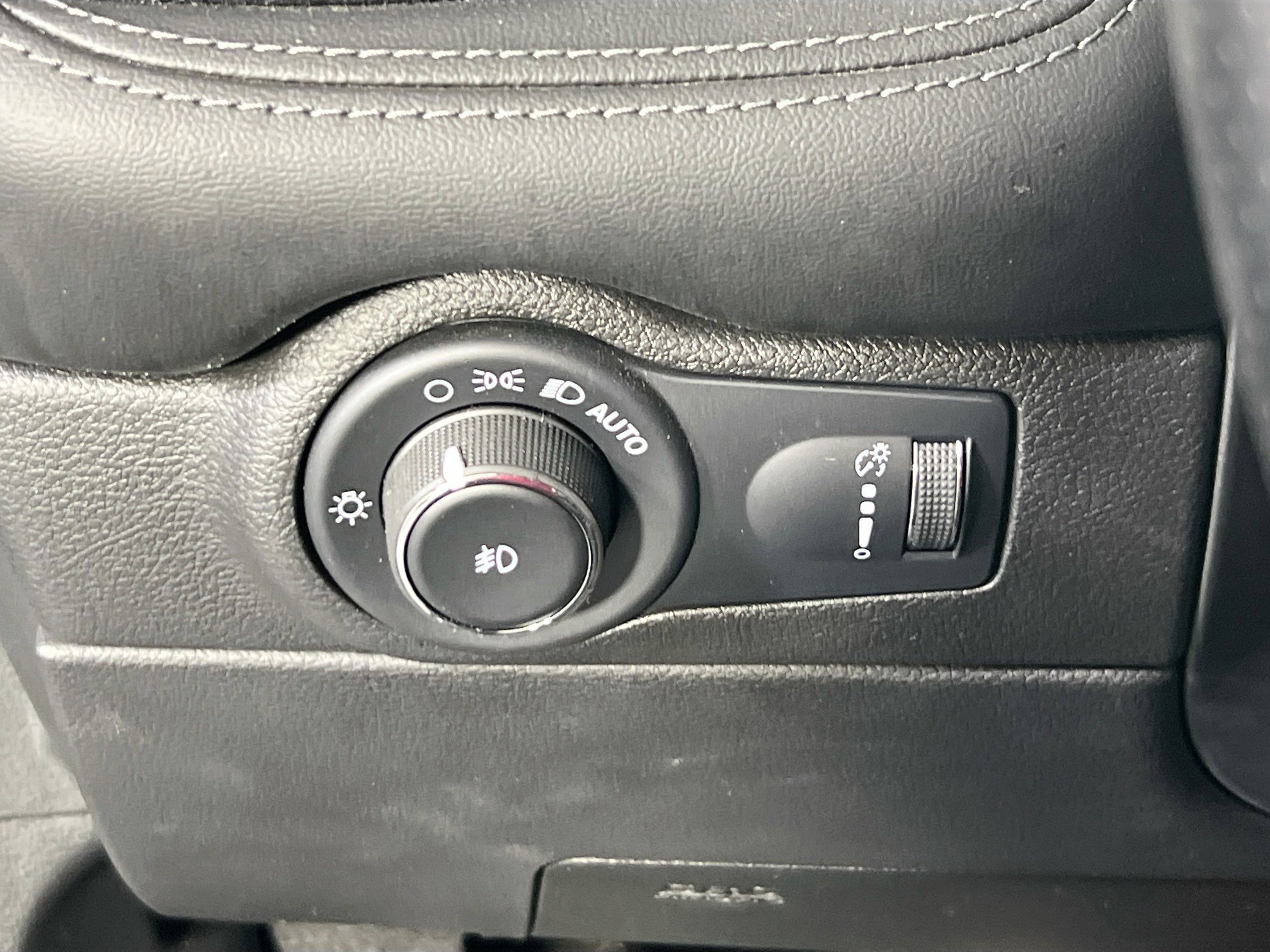 Used 2022 Dodge Durango GT w/ Blacktop Package image 10