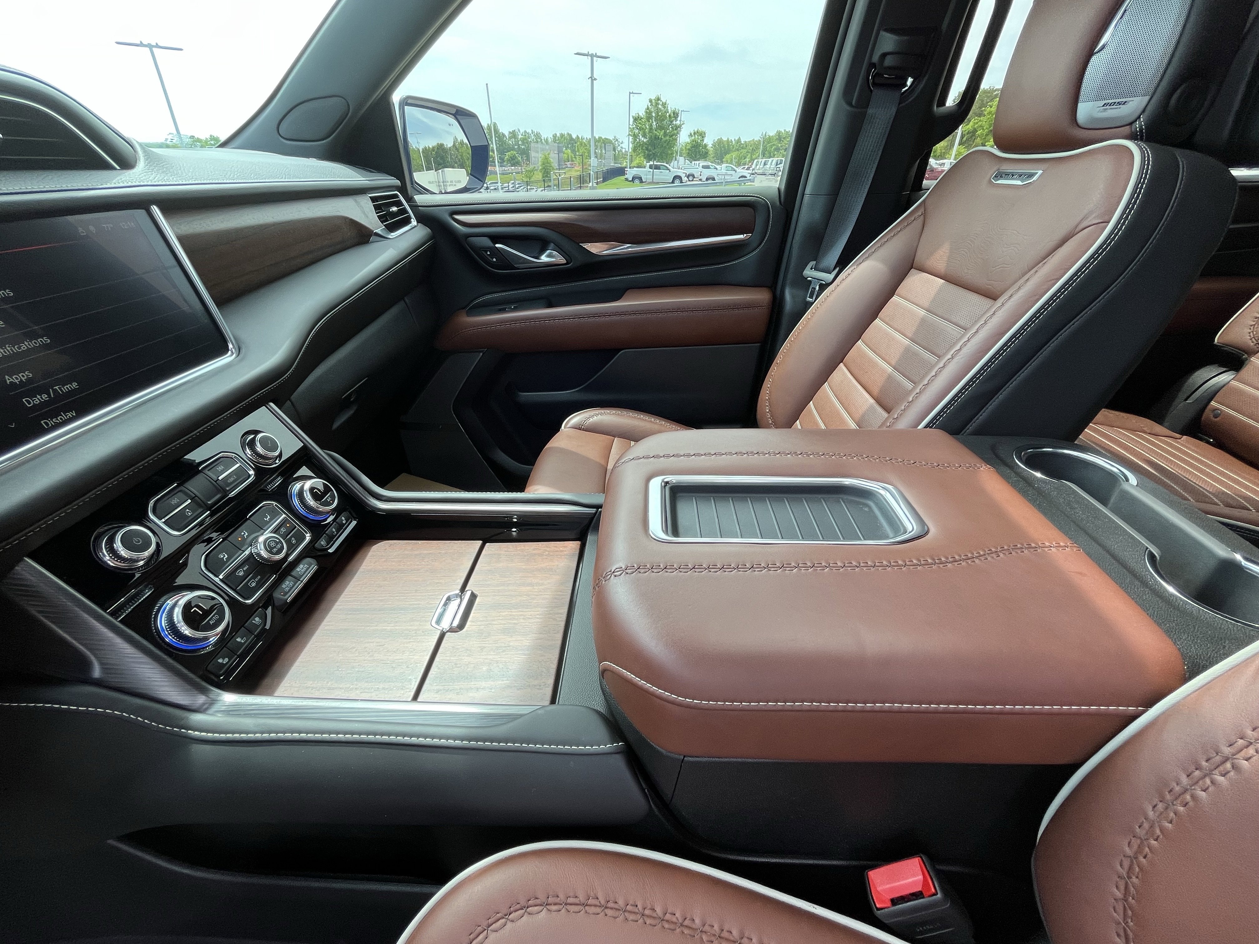 Used 2024 GMC Yukon Denali Ultimate image 25