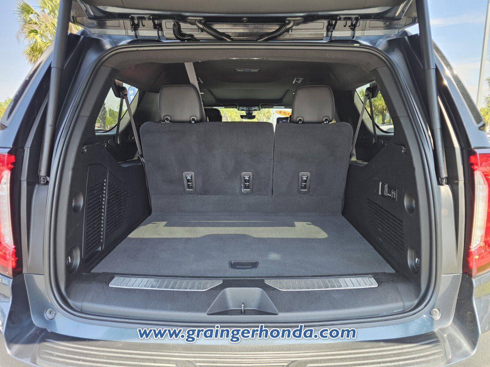 Used 2021 GMC Yukon XL Denali w/ Denali Ultimate Package image 13