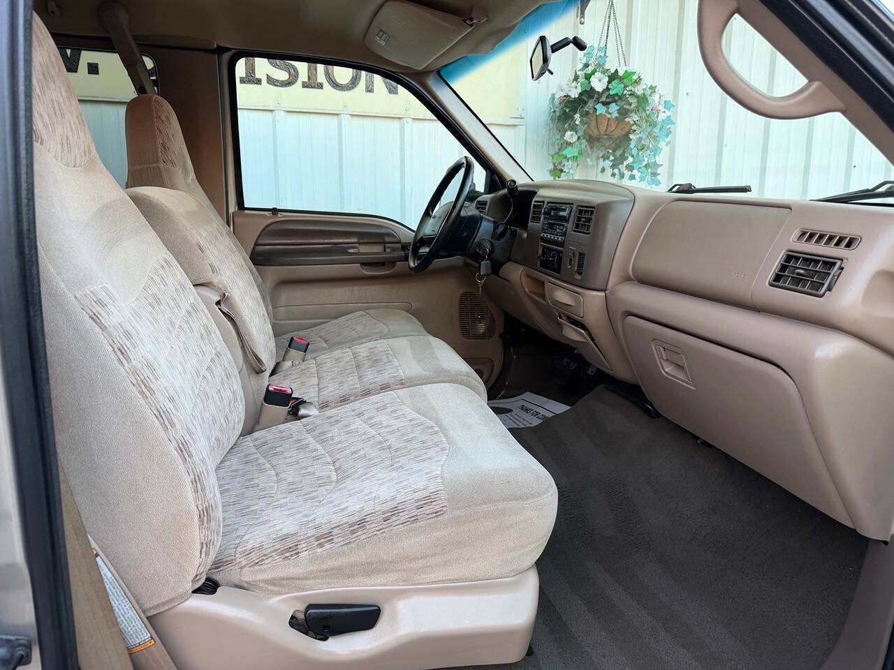 Used 1999 Ford F250 Lariat RWD image 13