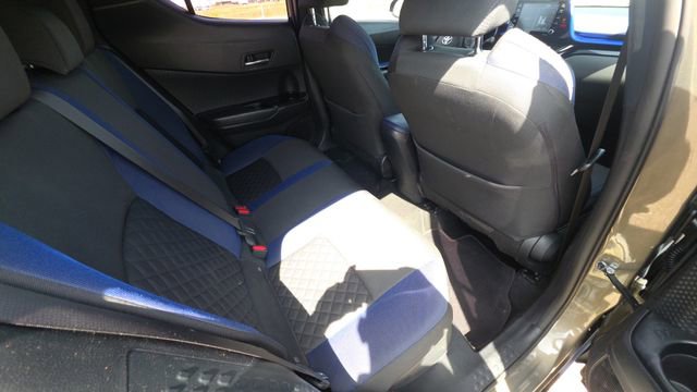 Used 2021 Toyota C-HR XLE FWD image 27