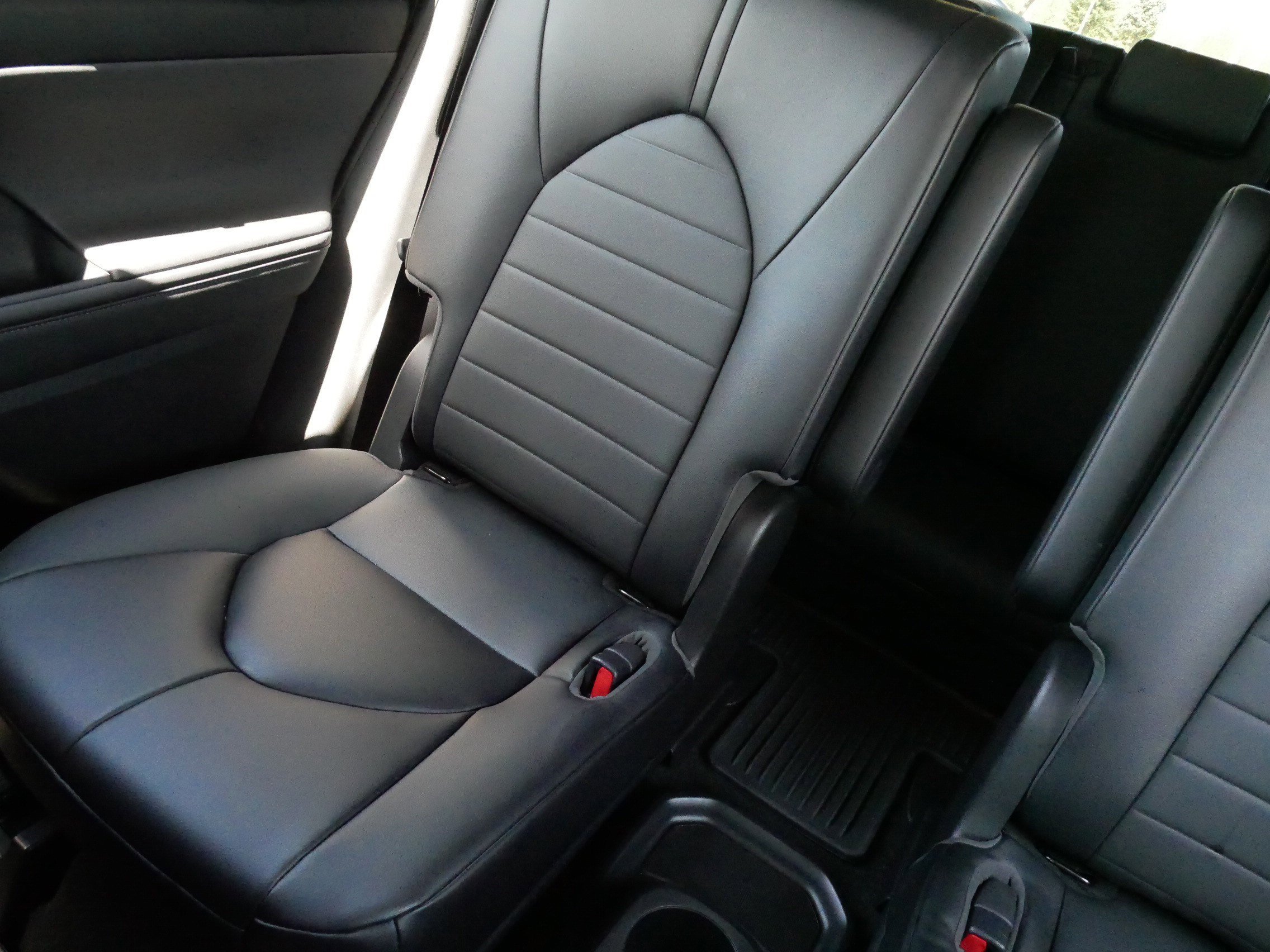 Used 2023 Toyota Highlander XLE AWD/4WD image 12