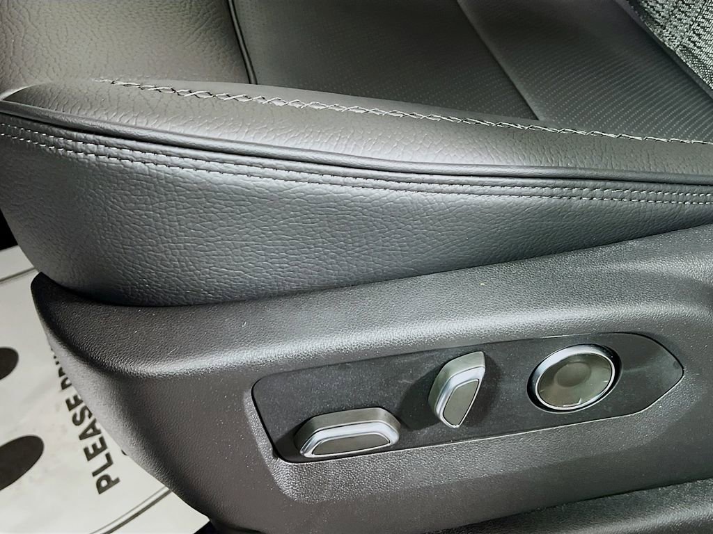 New 2026 GMC Sierra 3500 Denali w/ Denali Reserve Package image 14