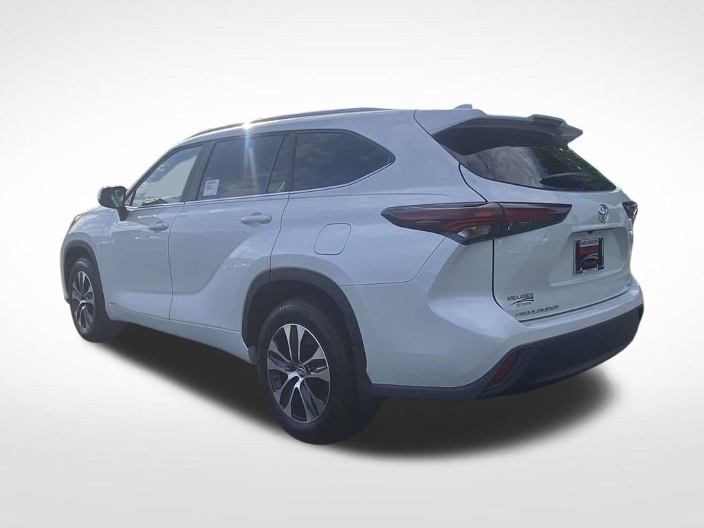 Used 2026 Toyota Highlander XLE AWD/4WD image 4