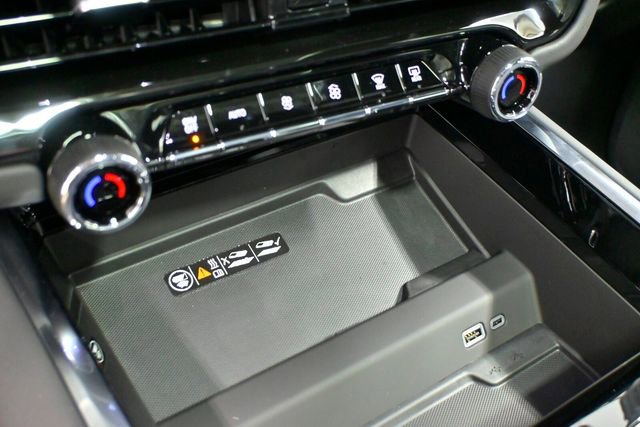 New 2026 Chevrolet Suburban Premier AWD/4WD image 30