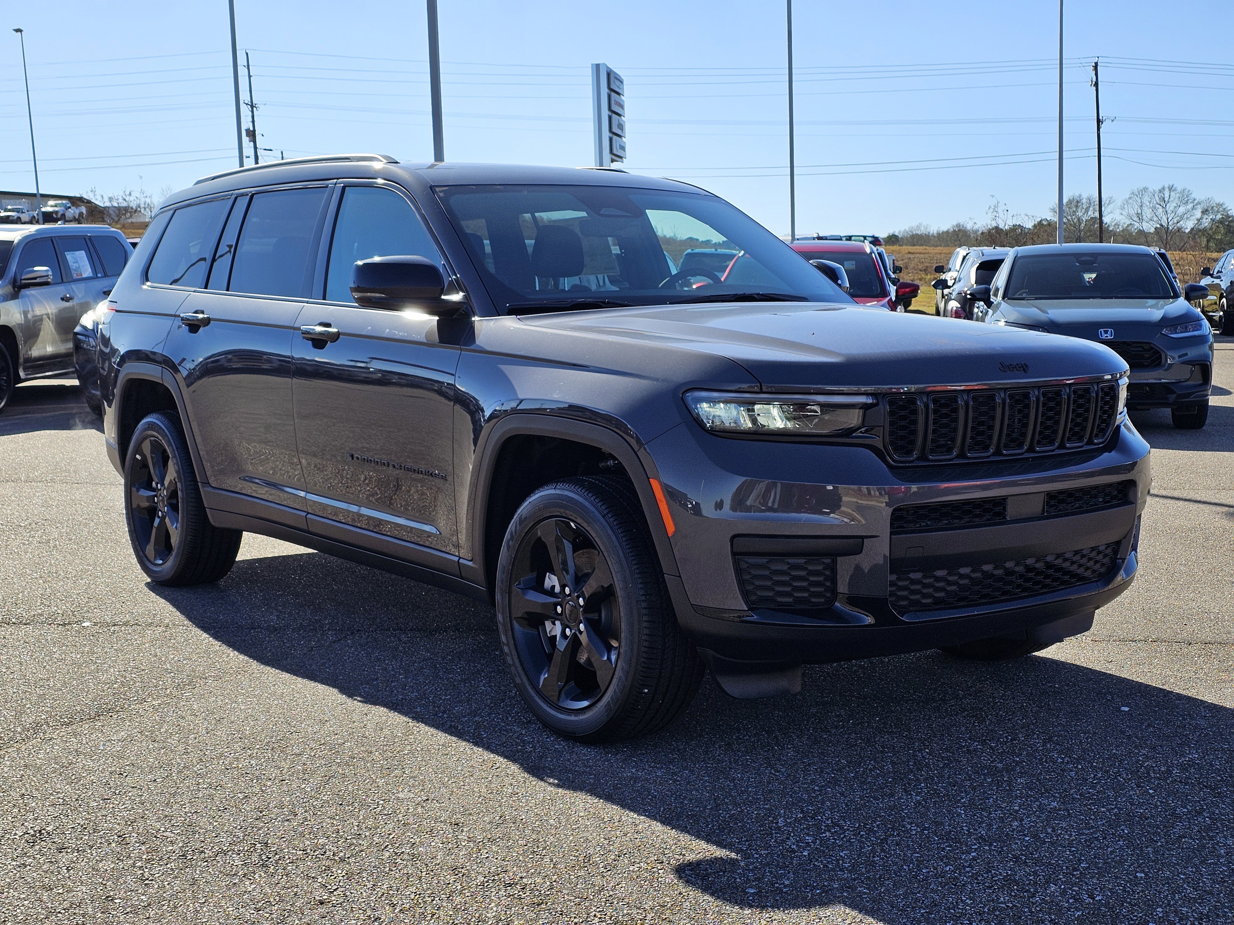 New 2025 Jeep Grand Cherokee L Altitude image 5