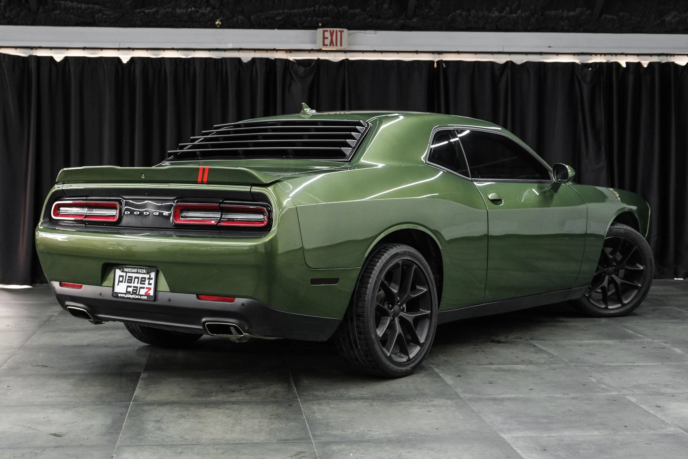 Used 2022 Dodge Challenger SXT w/ Plus Package RWD image 9