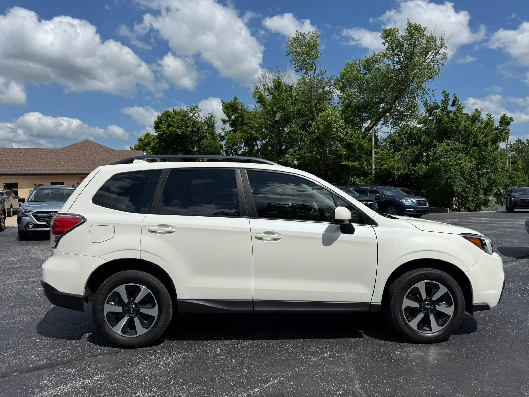 Used 2018 Subaru Forester 2.5i w/ Alloy Wheel Package AWD/4WD image 7