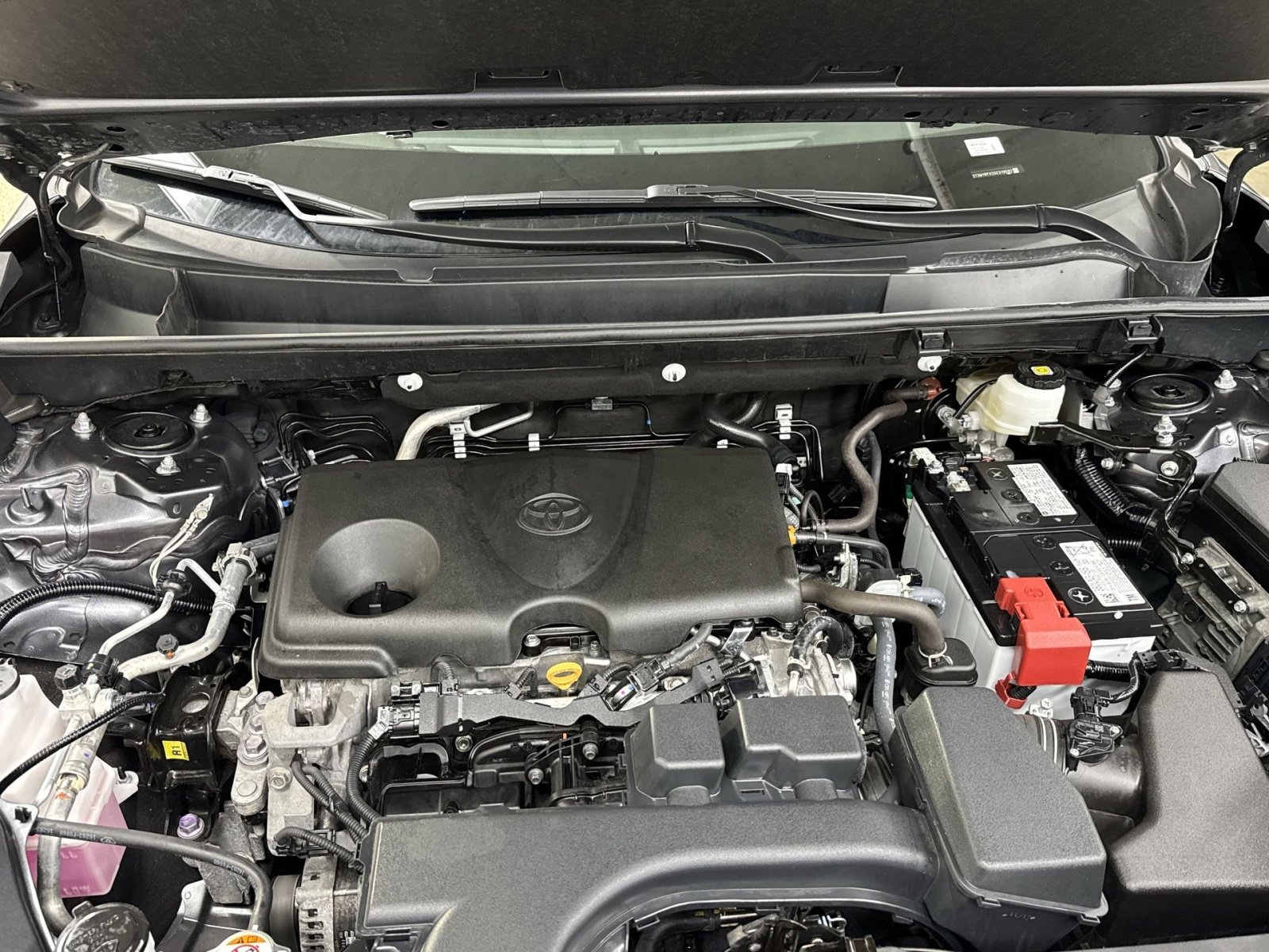 Used 2025 Toyota RAV4 XLE image 32