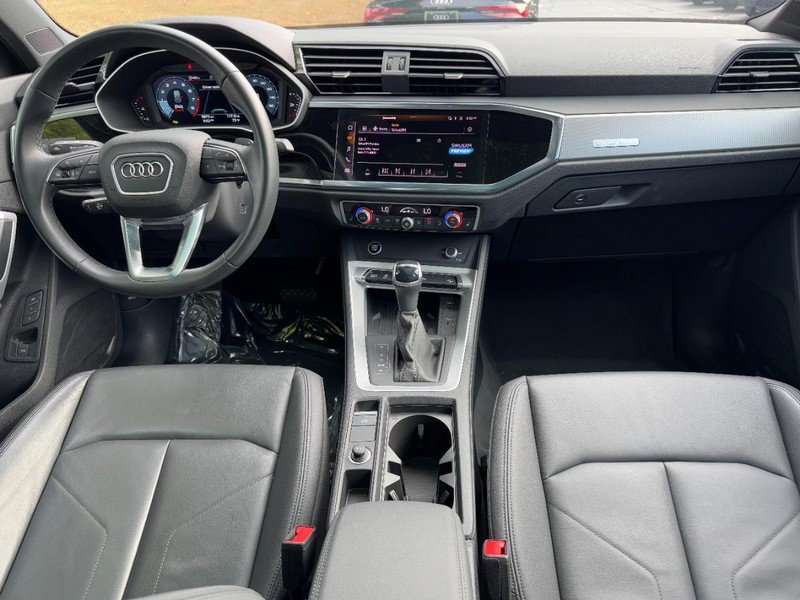 Used 2024 Audi Q3 2.0T Premium Plus w/ Premium Plus Package image 12