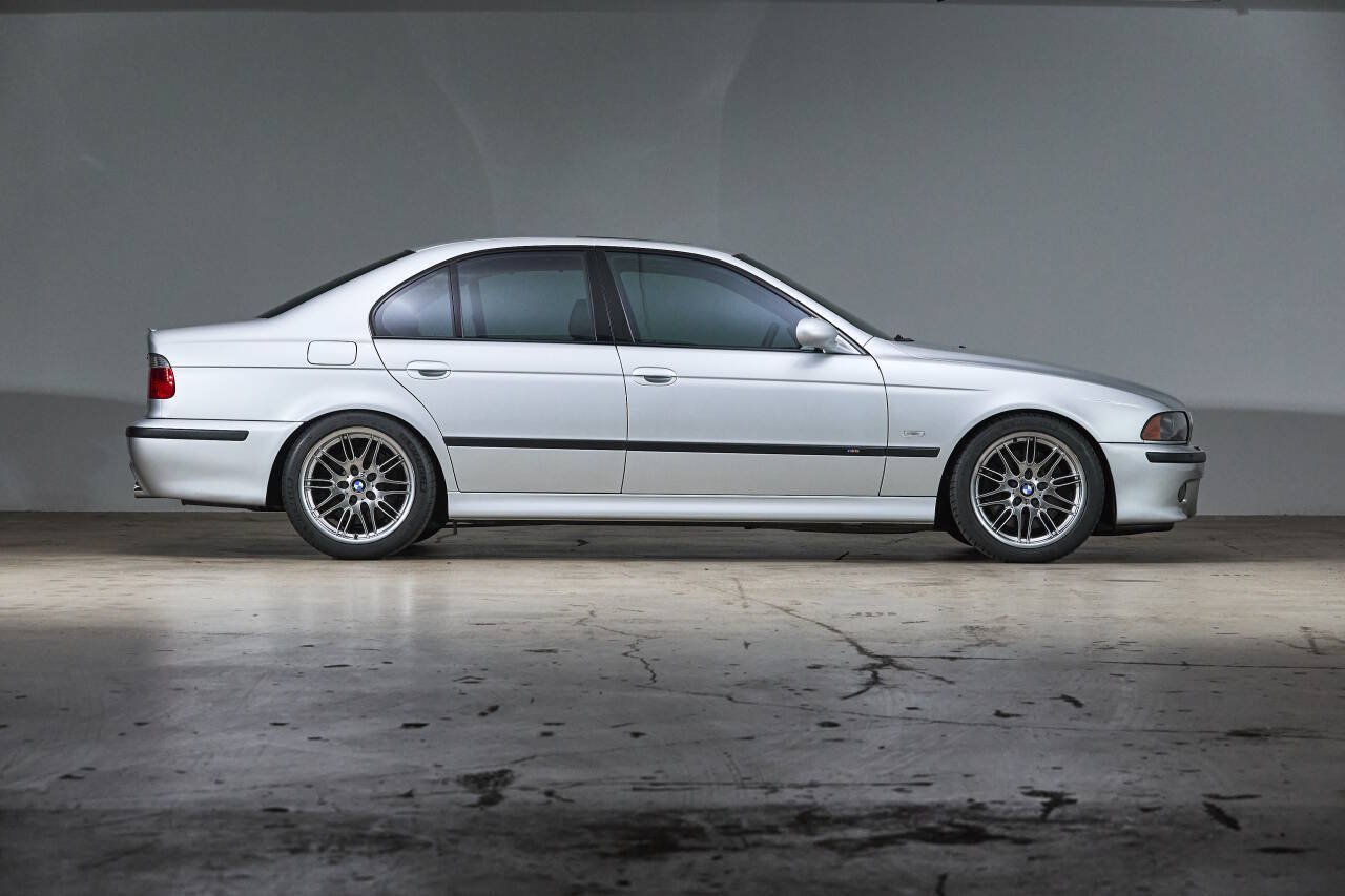 Used 2003 BMW M5 RWD image 6