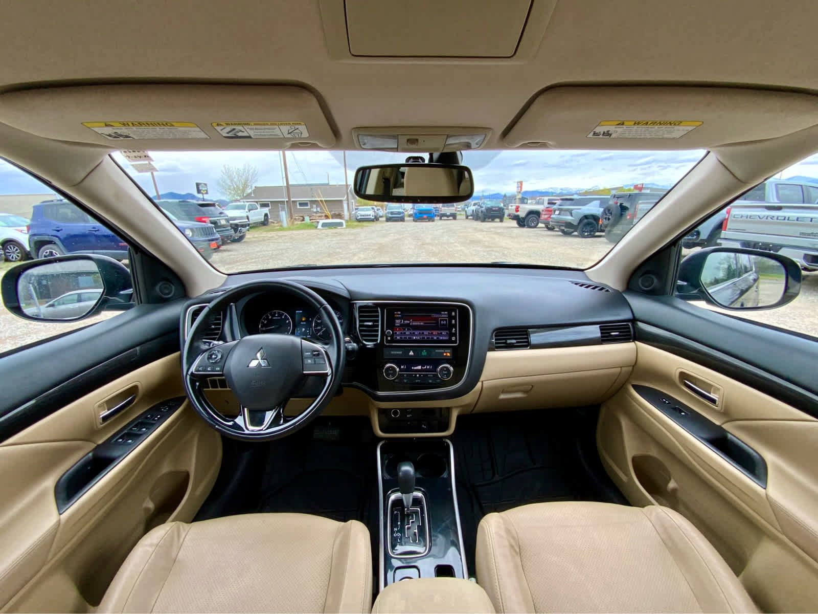 Used 2018 Mitsubishi Outlander SEL AWD/4WD image 29