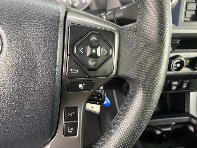 Used 2018 Toyota Tacoma SR5 AWD/4WD image 15