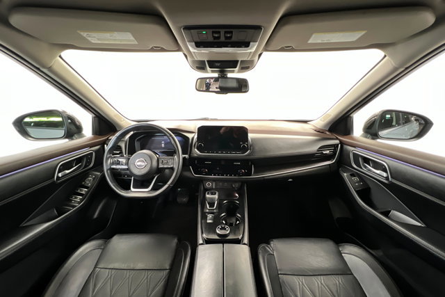 Used 2023 Nissan Rogue Platinum image 9