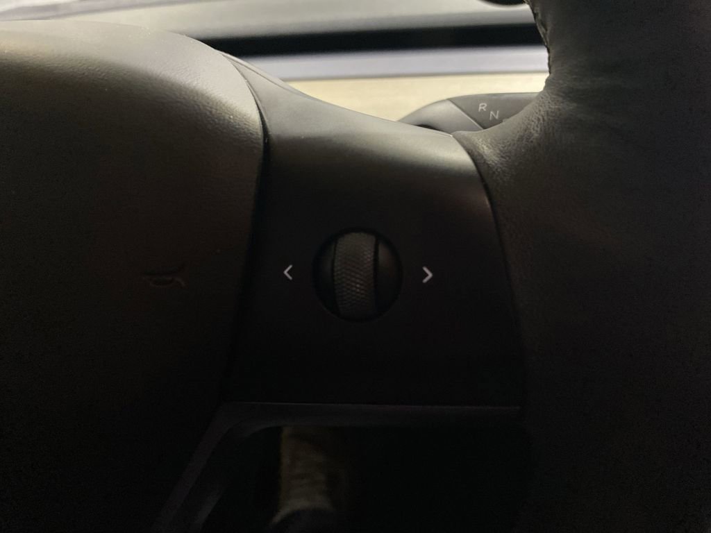 Used 2023 Tesla Model Y Long Range image 12