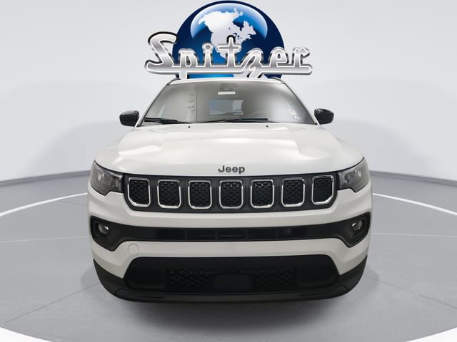 Used 2024 Jeep Compass Latitude image 3
