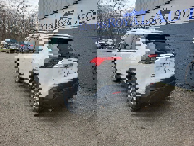 Used 2023 Toyota RAV4 XLE w/ Convenience Package image 9