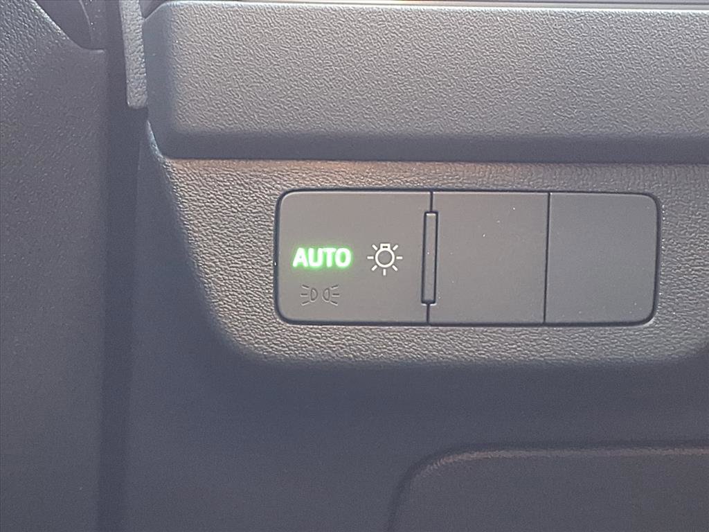 Used 2023 Audi Q4 e-tron Premium image 13