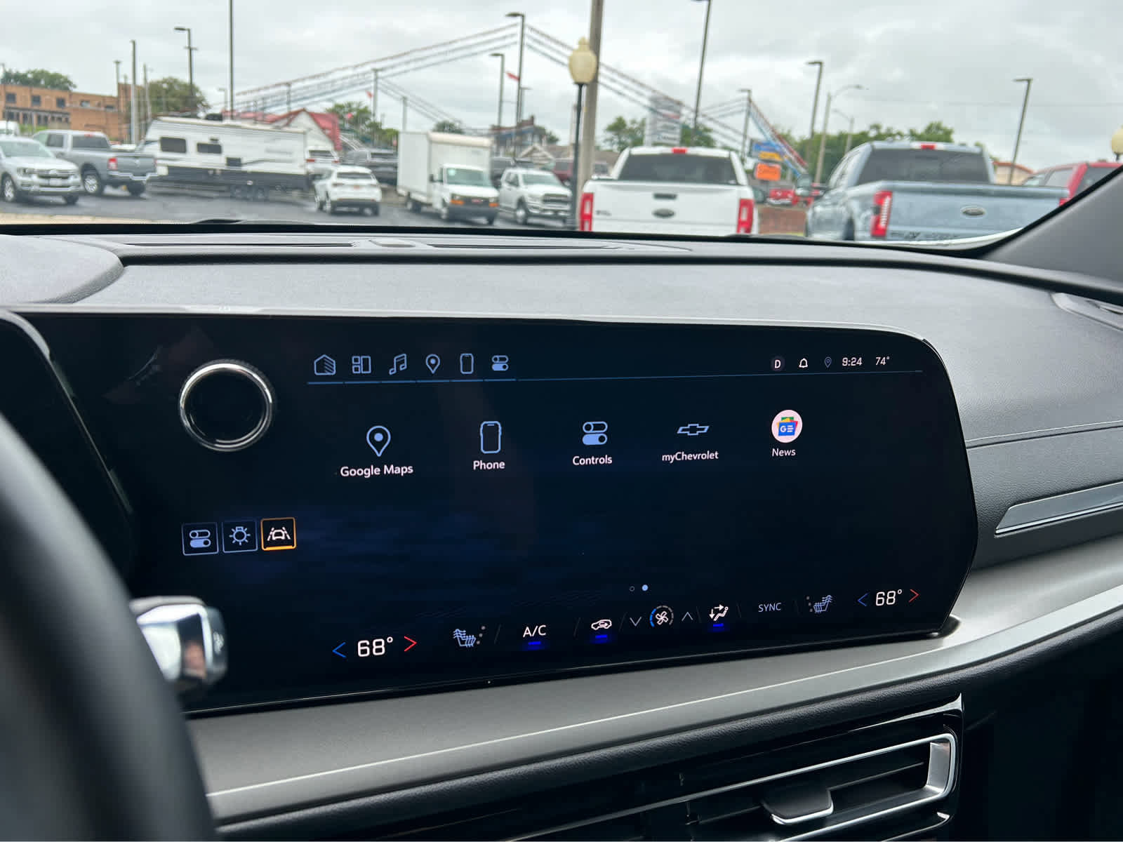 Used 2025 Chevrolet Traverse LT image 39