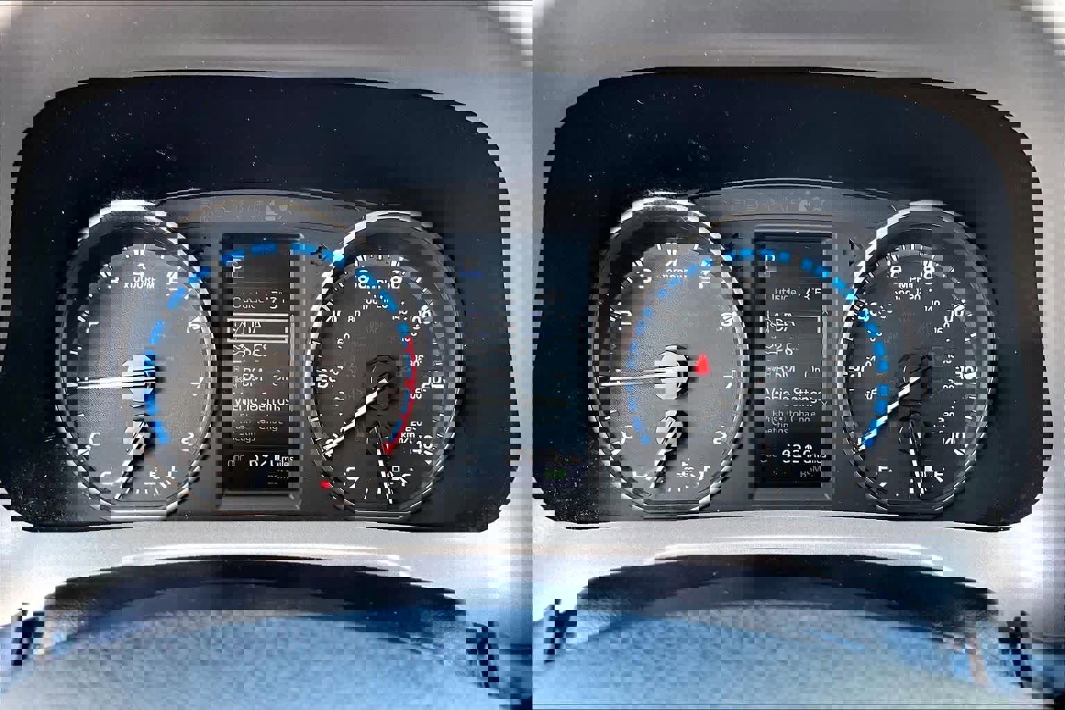 Used 2017 Toyota RAV4 XLE w/ Plus Extra Value Package image 24