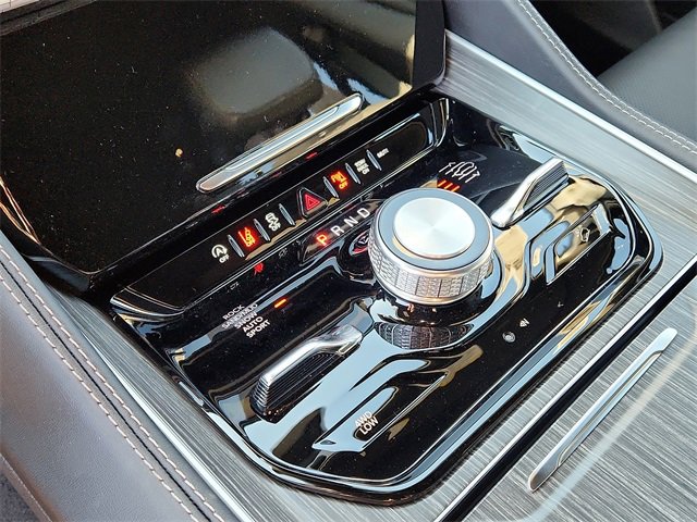 New 2023 Jeep Wagoneer Series III w/ Preferred Equipment Group image 7