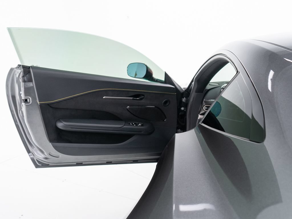 Used 2026 Aston Martin V8 Vantage Coupe RWD image 10