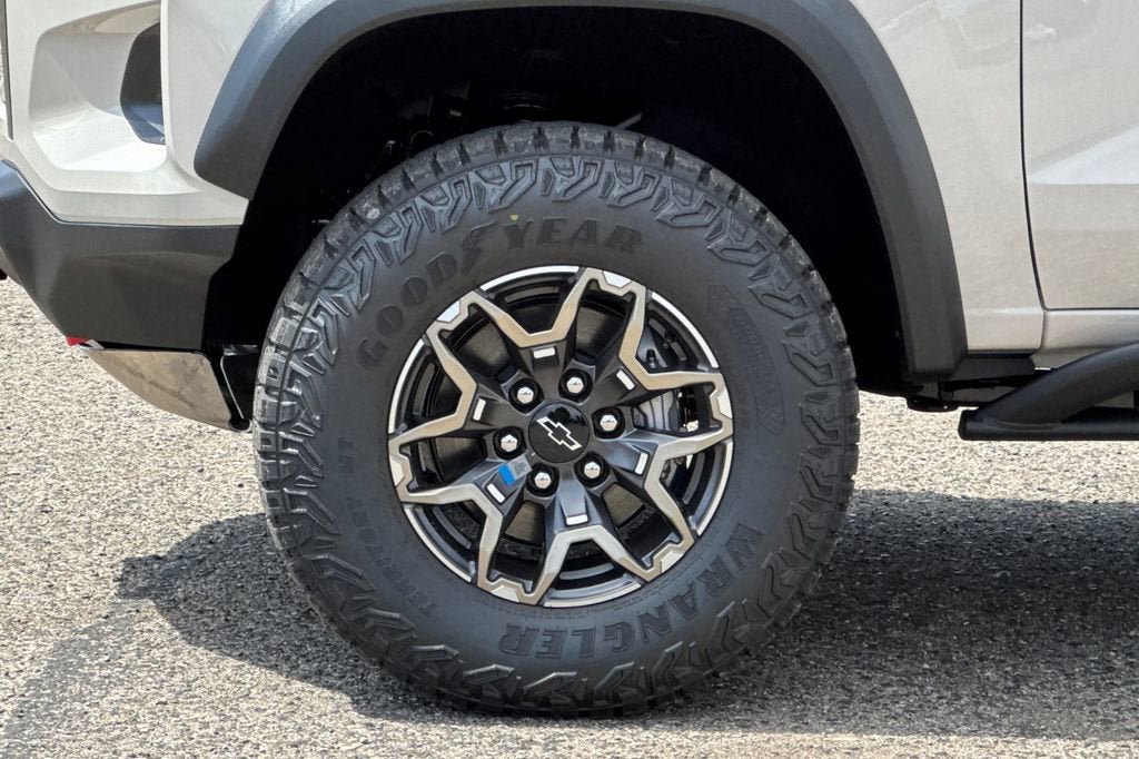 New 2026 Chevrolet Colorado ZR2 w/ Technology Package AWD/4WD image 25
