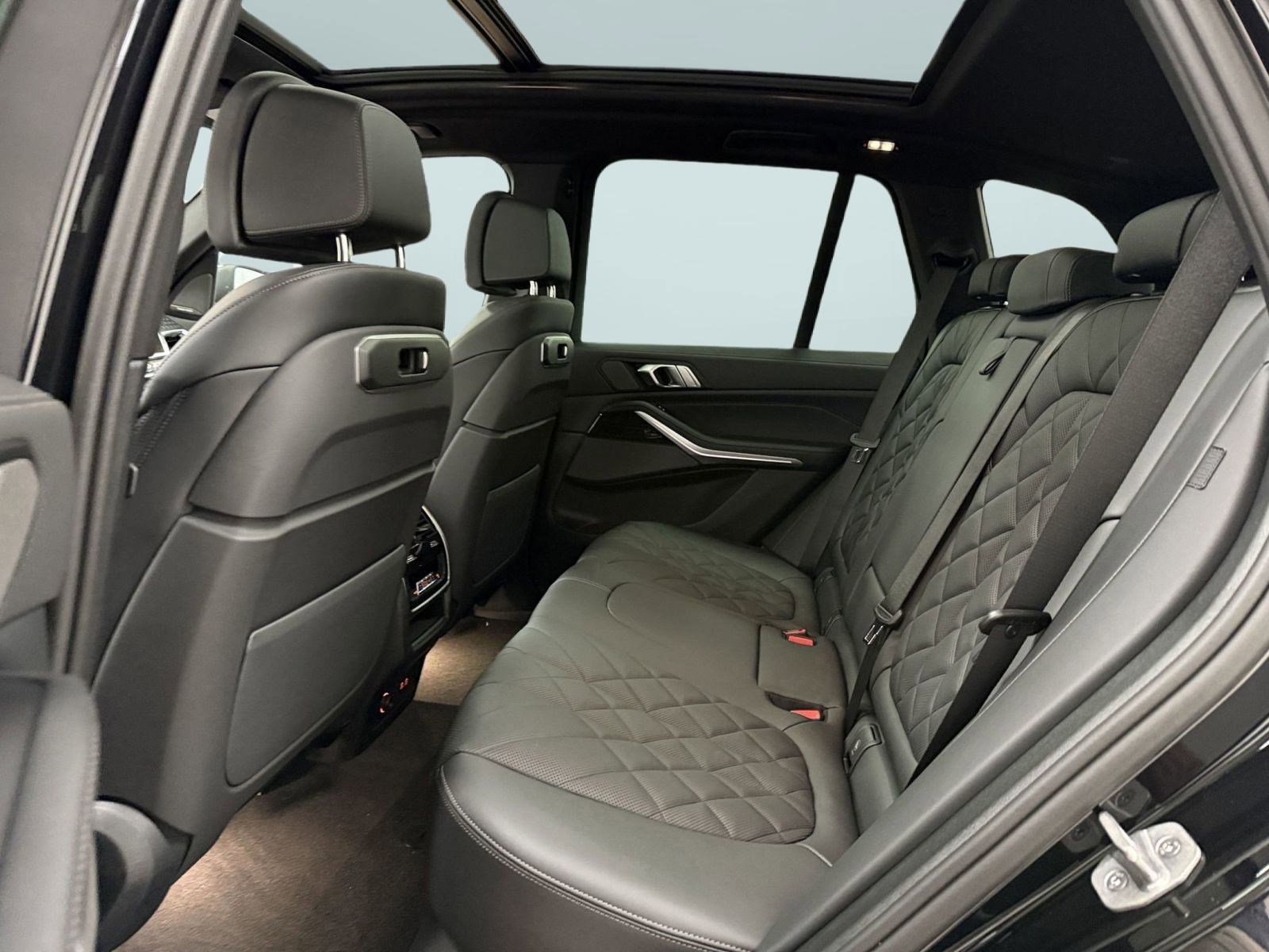 Used 2025 BMW X5 xDrive50e w/ Premium Package image 13