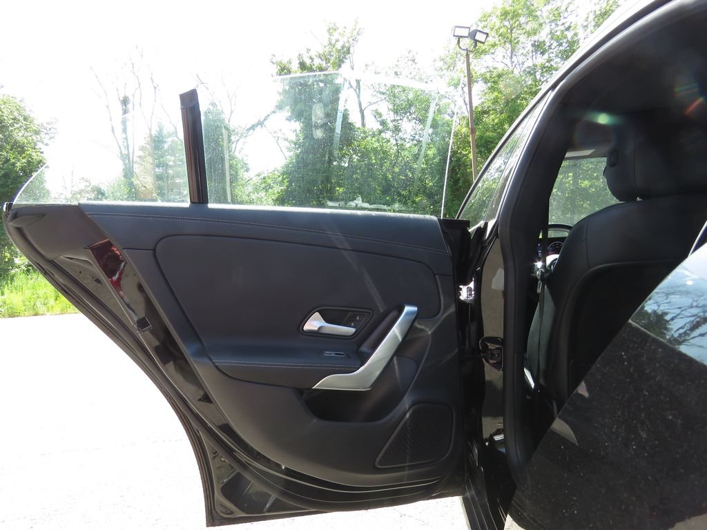 Used 2025 Mercedes-Benz CLA 250 4MATIC image 18