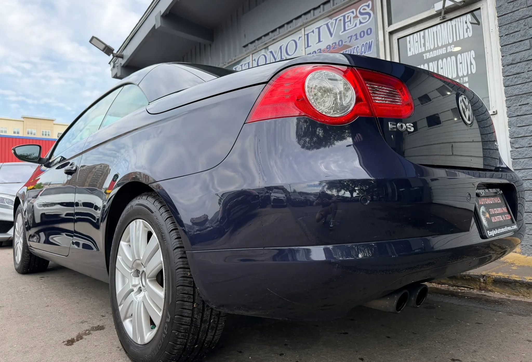 Used 2009 Volkswagen Eos Komfort FWD image 2