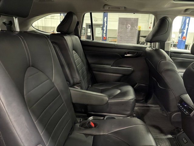 Certified 2024 Toyota Highlander XLE image 91