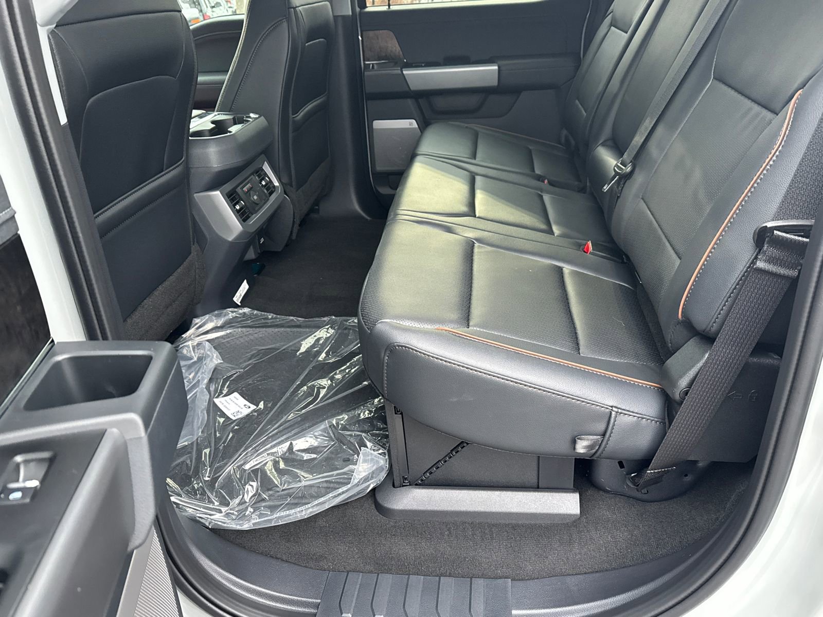 New 2026 Ford F250 Lariat w/ Black Appearance Package image 21