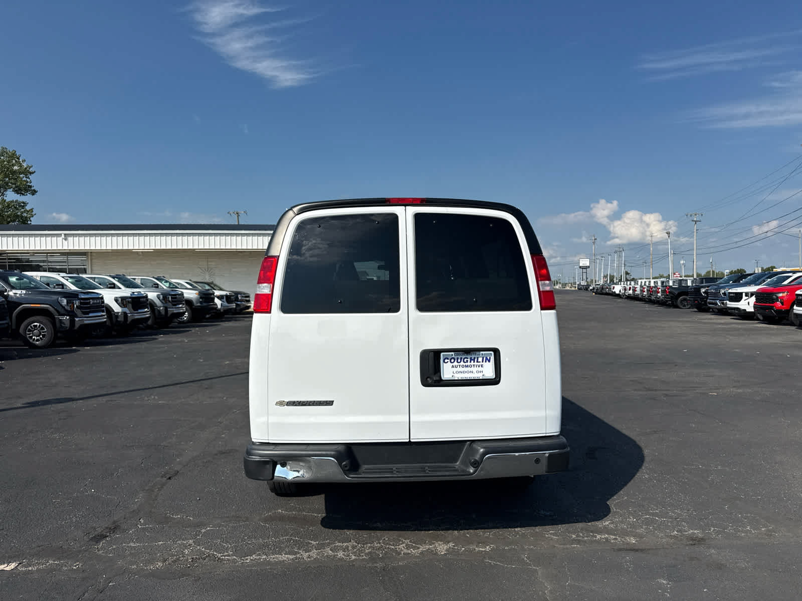 Certified 2024 Chevrolet Express 3500 LT w/ LT Preferred Equipment Group RWD image 4