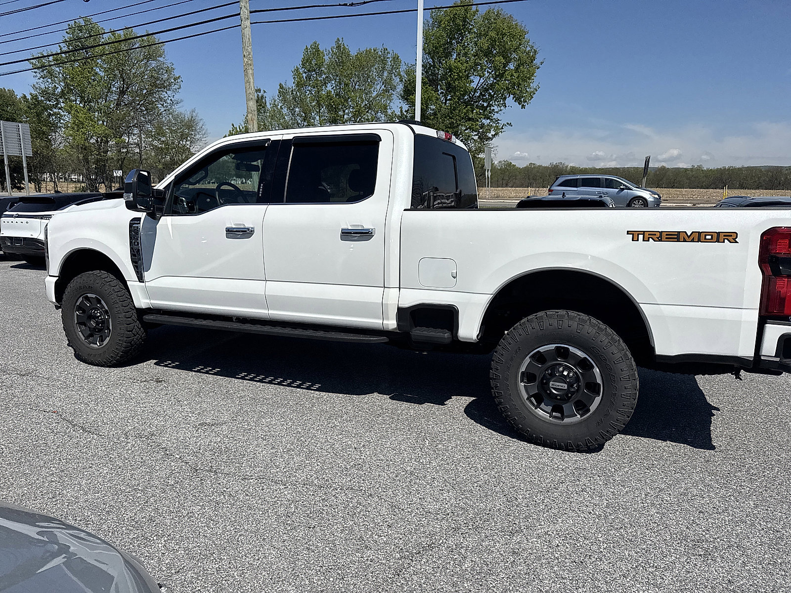 Used 2024 Ford F350 Platinum w/ Tremor Off-Road Package AWD/4WD image 9