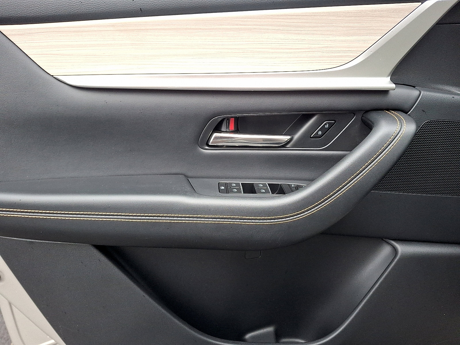 Certified 2024 MAZDA CX-90 Plug-In Hybrid w/ Premium Pkg image 15