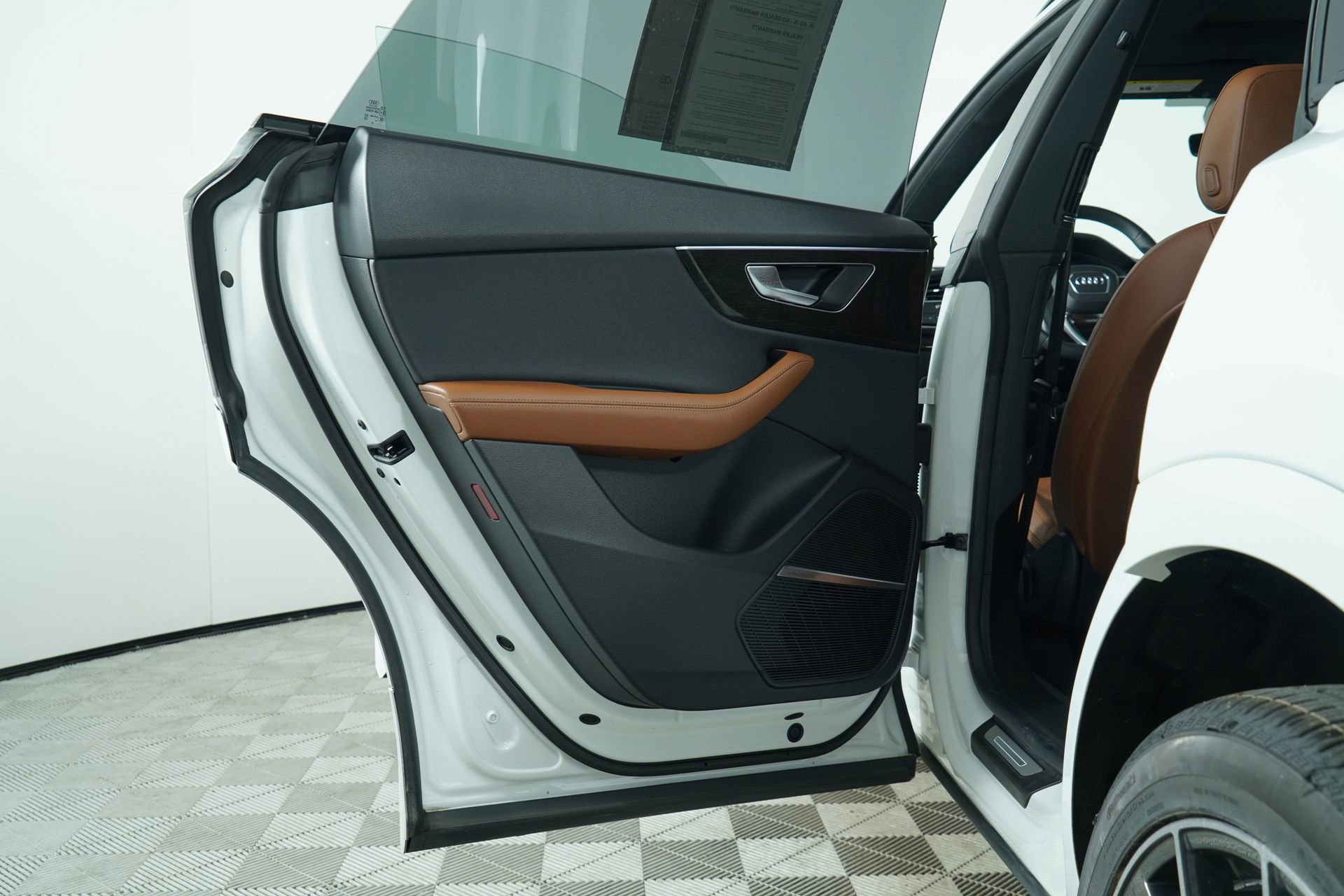 Used 2023 Audi Q8 Premium Plus image 25