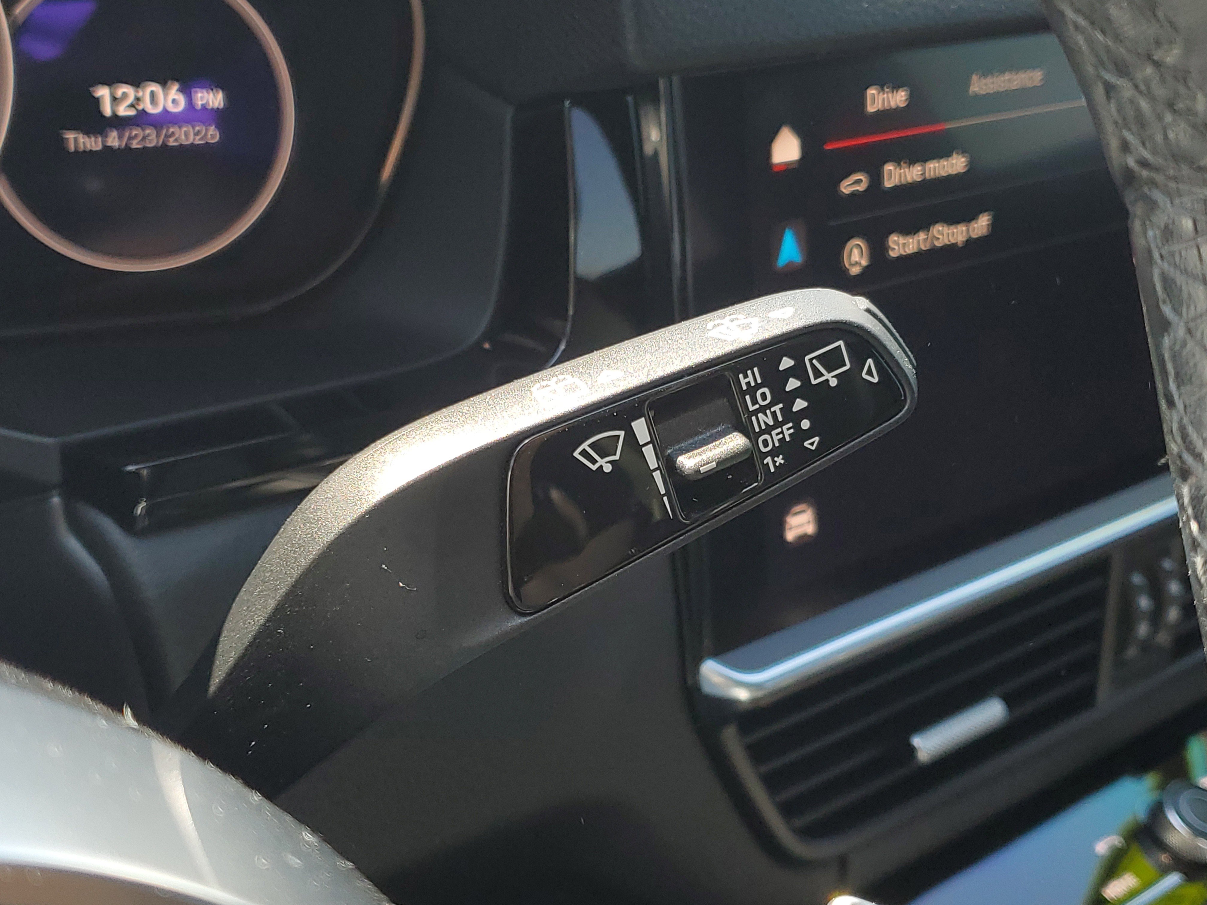 Used 2022 Porsche Cayenne AWD/4WD image 15