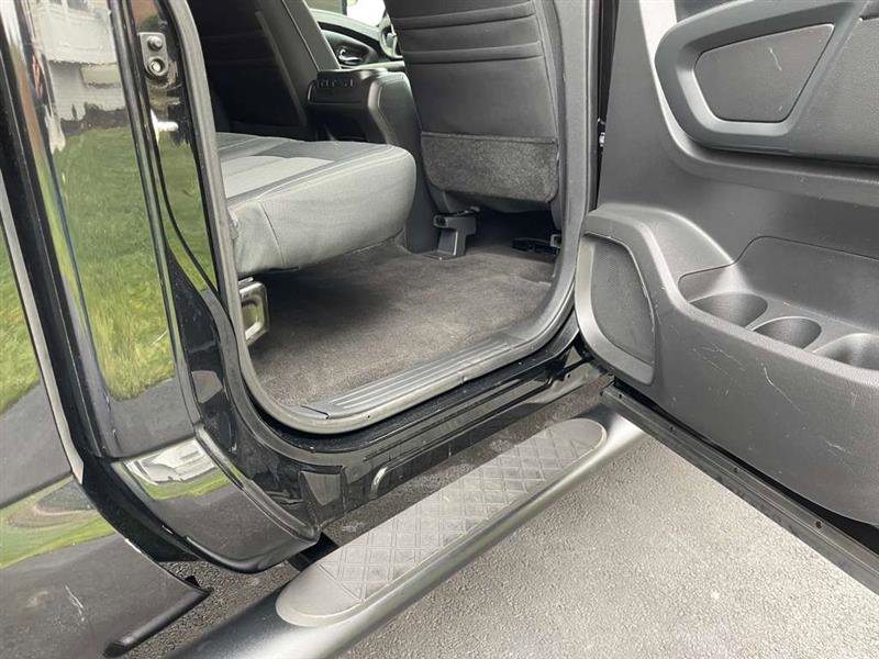 Used 2018 Nissan Titan SV w/ SV Convenience Package image 95