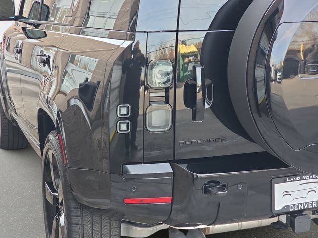 New 2026 Land Rover Defender 110 V8 AWD/4WD image 20
