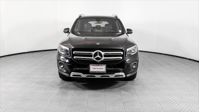 Used 2022 Mercedes-Benz GLB 250 w/ Premium Package image 12