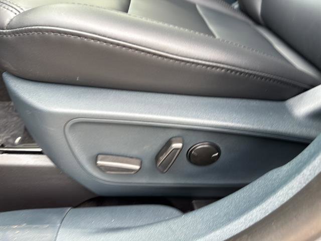 New 2025 Ford Maverick Lariat w/ Black Appearance Package image 11