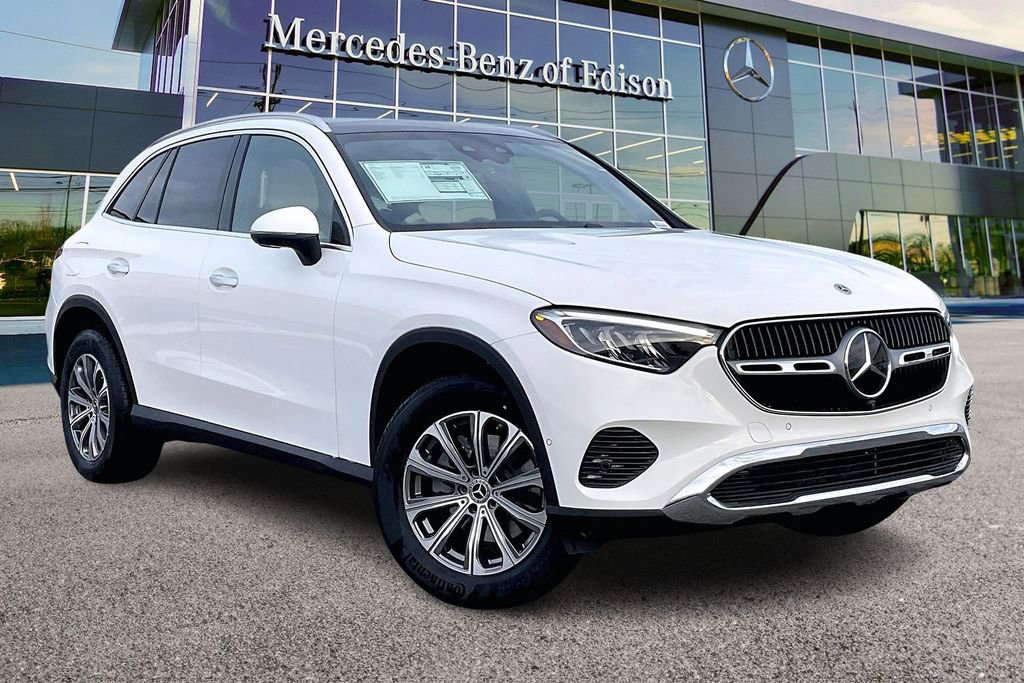 Used 2026 Mercedes-Benz GLC 300 4MATIC image 1
