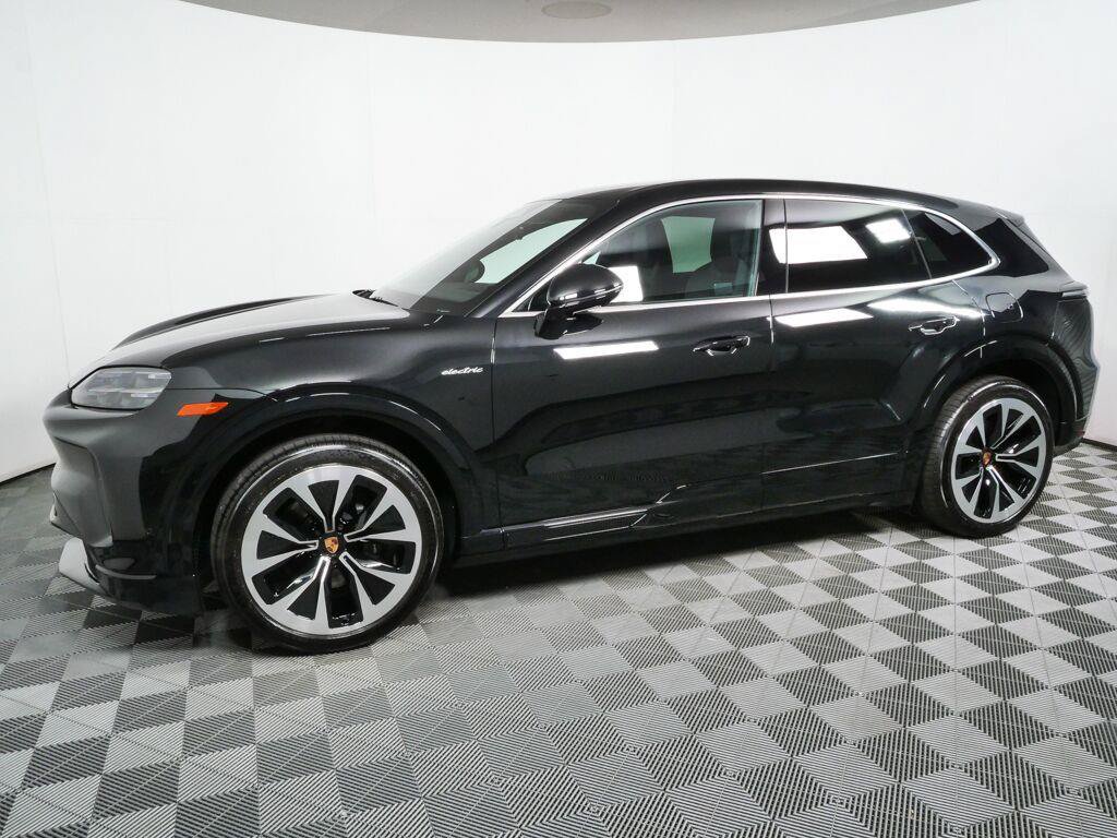 New 2026 Porsche Cayenne Electric AWD/4WD image 2