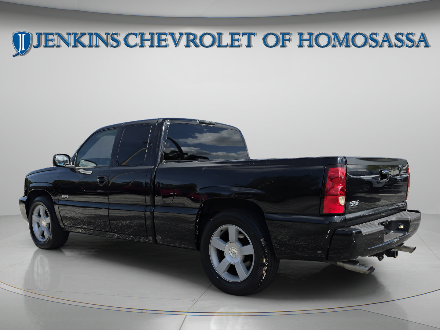 Used 2004 Chevrolet Silverado 1500 SS AWD/4WD image 6