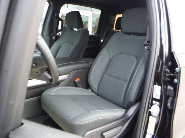 New 2026 RAM 1500 Express AWD/4WD image 4