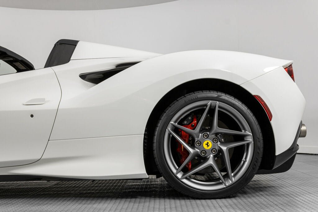 Used 2022 Ferrari F8 Tributo RWD image 21
