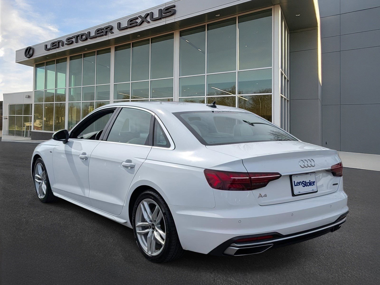Used 2024 Audi A4 2.0T Premium Plus image 5