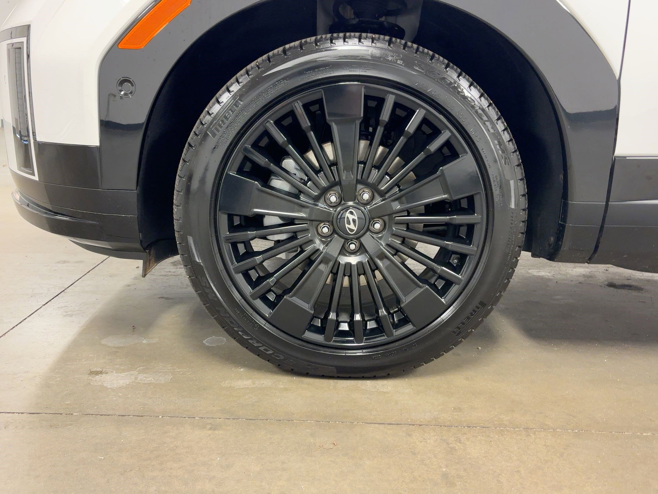 Used 2024 Hyundai Santa Fe Calligraphy image 11